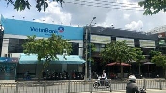 bán nhà mặt tiền đường kênh tấn hóa quận tân phú DT 12x13 cấp 4