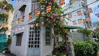 NHÀ CẤP 4 - XÂY CĂN HỘ DỊCH VỤ 25 PHÒNG - 6M X 20M - HXH