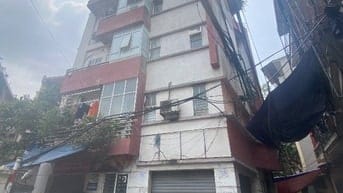 Mặt phố Hoàng Ngân lô góc mặt tiền rộng.