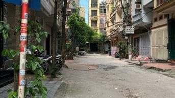 Quá rẻ, bán nhà phố Hai Bà Trưng, Lê Thanh Nghị DT 80M vừa ở vừa KD