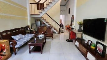 Bán nhà chính chủ-vị trí đẹp-môi trường sống tốt