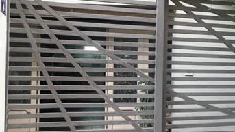 Cho thuê nhà riêng trong ngõ Cầu Giấy, 4 tầng, 3 ngủ, cách mặt đường