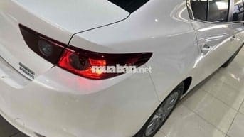 Mazda 3 Deluxe 2023, Odo 19.000km