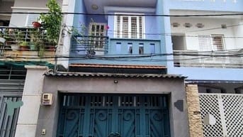 Chủ cần bán nhà đường Nguyễn Hồng Đào 4 tầng 4x17m 10.9 tỷ TL