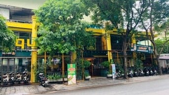 Mặt bằng kinh doanh phố Nguyễn Văn Tuyết, DT: 200m, MT 20m cực đẹp