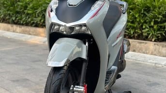 Cần bán Siêu Phẩm SH 160 ABS 4/2025 xám xi măng chạy 400km siêu mới