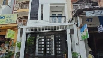 Bán nhà 2 Mặt Tiền ngay Nam Kỳ Khởi Nghĩa - Hoàng Sa, dt:4x13m, 5 tầng