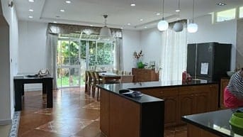 Nhà biệt thự đơn lập nằm trong khu biệt thự Thảo Nguyên Sài Gòn 