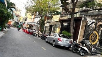 NHÀ MẶT TIền 63M2 Đường THÁI PHIÊN, Q.11