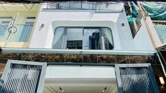 Đi nước ngoài định cư bán gấp nhà ở đường Nguyễn Tri Phương, phường 8,