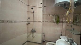 Nhà 2T cũ vị trí đẹp phố Lý Nam Đế oto đỗ dt 50m mt 4,8m sát mặt phố