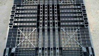 Pallet Nhựa Cũ Giá Rẻ – Giải Pháp Tiết Kiệm Cho Doanh Nghiệp