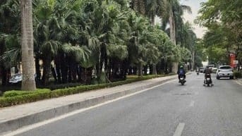 Tôi cần bán nhà mặt phố nguyễn cơ thách ..dt. 45 m2 * 4 tầng . 3 măt t