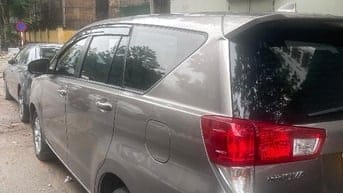 Gia đình cần bán xe Toyota inova 7 chỗ ngồi