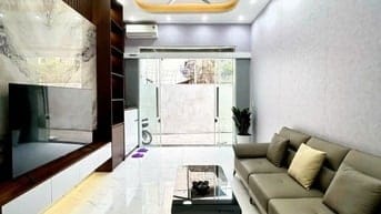 NHÀ ĐẸP 3.5 TẦNG – FULL NỘI THẤT – CÁCH HỒ SEN 30M – CHỈ 2 TỶ 950!!!