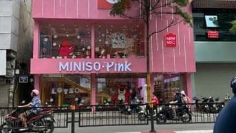 Diện tích: 100m100m² x 2 tầng  Mặt tiền: Rộng 16m, cực kỳ thoáng 
