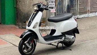 Vespa đèn vuông sẵn sử dụng