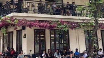 Nhượng quán cafe đang kinh doanh tốt tại Huỳnh Thúc Kháng-Mặt tiền 15m