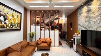 Nhà riêng này nằm ở Phường Ngọc Hà, Ba Đình, Hà Nội, với thiết kế5tầng