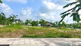 Bán đất trong KDC Long Thành giá 12tr/m2 DT 100m2 sổ sẵn, hướng cổng c