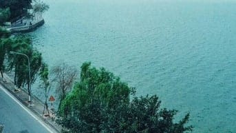 Cần bán mảnh đất đẹp ngõ 28 Xuân La, Tây Hồ. SĐ 58m2, hai mật tiền.