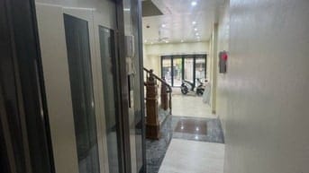 NHÀ MỚI XÂY CHO THUÊ PHÒNG MỚI TINH CHƯA BÓC SEAL CÓ THANG MÁY