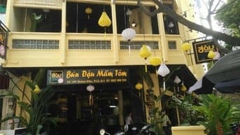 CHO THUÊ NHÀ 104 HOÀNG DIỆU, LÊ QUỐC HƯNG, Q4. 4 TẦNG, 730M2 CHỈ 150TR