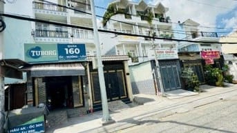 Bán nhà 4x20m trệt 2 lầu sân thượng. MT Đường mễ cốc P15Q8