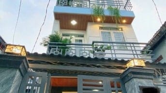 Đi nước ngoài định cư bán gấp nhà ở đường Cửu Long, phường 15, quận 10