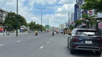 Bán nhà MTKD 111m2 ngang 4m Số 20 sát Dương Quảng Hàm KD đa ngành 9 tỷ