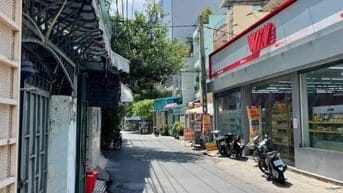 Mặt tiền ngang 13m DTCN 100m2 đủ HĐ Thuê Winmart 50tr/th chỉ 17 tỷ
