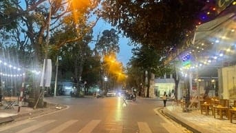 Mặt Phố Hoàng Hoa Thám, Vĩnh Phúc- Ba Đình 90m chỉ 22,99 Tỷ