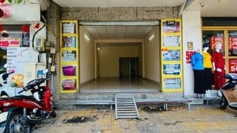 Cho Thuê Nhà Mặt Tiền 500 CỘNG HOÀ, 63m2(4.2x15), Ngay Toà Nhà E.Town