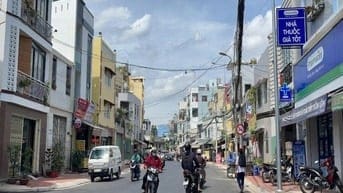 MT Bạch Đằng- Phan Chu Trinh P2 BT,DT:4x14,nhà 4 tầng ,giá 9,3 tỷ 
