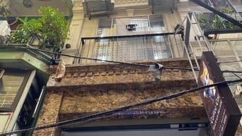 Cho thuê nhà LÊ THANH NGHỊ - TRẦN ĐẠI NGHĨA 5 tầng có thang máy 32tr