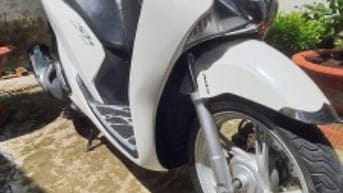 Bán xe: SHi150 màu trắng, xe sd kỹ còn mới 98%.