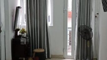 Phòng bancon  lầu 1 quận 3. full đồ ở liền.