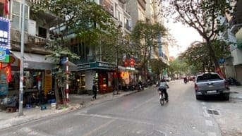 Bán gấp Mặt phố Cửa Bắc giá 21 tỷ, 35mx4T. Lô gốc