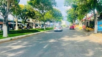 Bán 2 lô đôi MT Hoài Thanh, 180m2 ngang 12m-0905848545