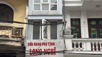 Cho thuê nhà mặt phố 39 Đồng Nhân, quận HBT, Hà Nội, 24 m2x5 tầng