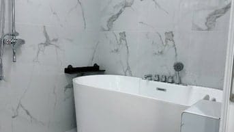 Bán nhà mới full nội thất 4 ngủ, gần ô tô đỗ