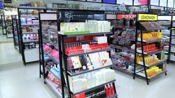Tuyển Gấp Lao Động Phổ Thông Trực Quầy, Sắp hàng , Đóng Gói sản phẩm  