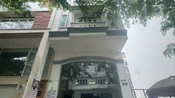 Cho thuê nhanh mặt bằng tầng trệt Hưng Gia  , Phú Mỹ Hưng ,Quận 7.