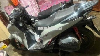cần bán xe sh125i mới mua được 1 năm còn rất mới