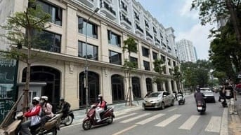 Bán Nhà Mặt Phố Kim Mã. DT 58 m2, xây 5 tầng , MT 4,5  ( Giá 23.2 Tỷ )