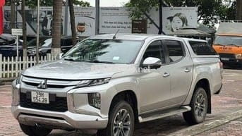 Bán Mitsubishi Triton 2021 Mivec Premium màu bạc