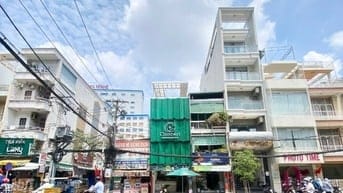 Bán gấp Mặt tiền đường D5 ngay Nguyễn Gia Trí, P25, BT-4,2*21, 5 Tầng