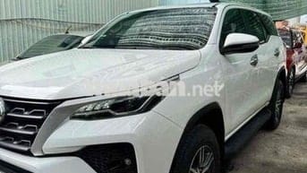 Toyota Fortuner dầu 2020 mode 2022 MT - 90000 km