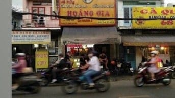 Nhà mặt tiền nguyên căn tiện kinh doanh , showroom mọi ngành nghề 
