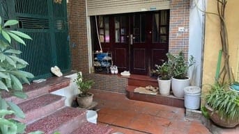 CHO THUÊ NHÀ  tầng 1 phố Hội Vũ, phường Hàng Bông, DT 32m2 có gác lửng